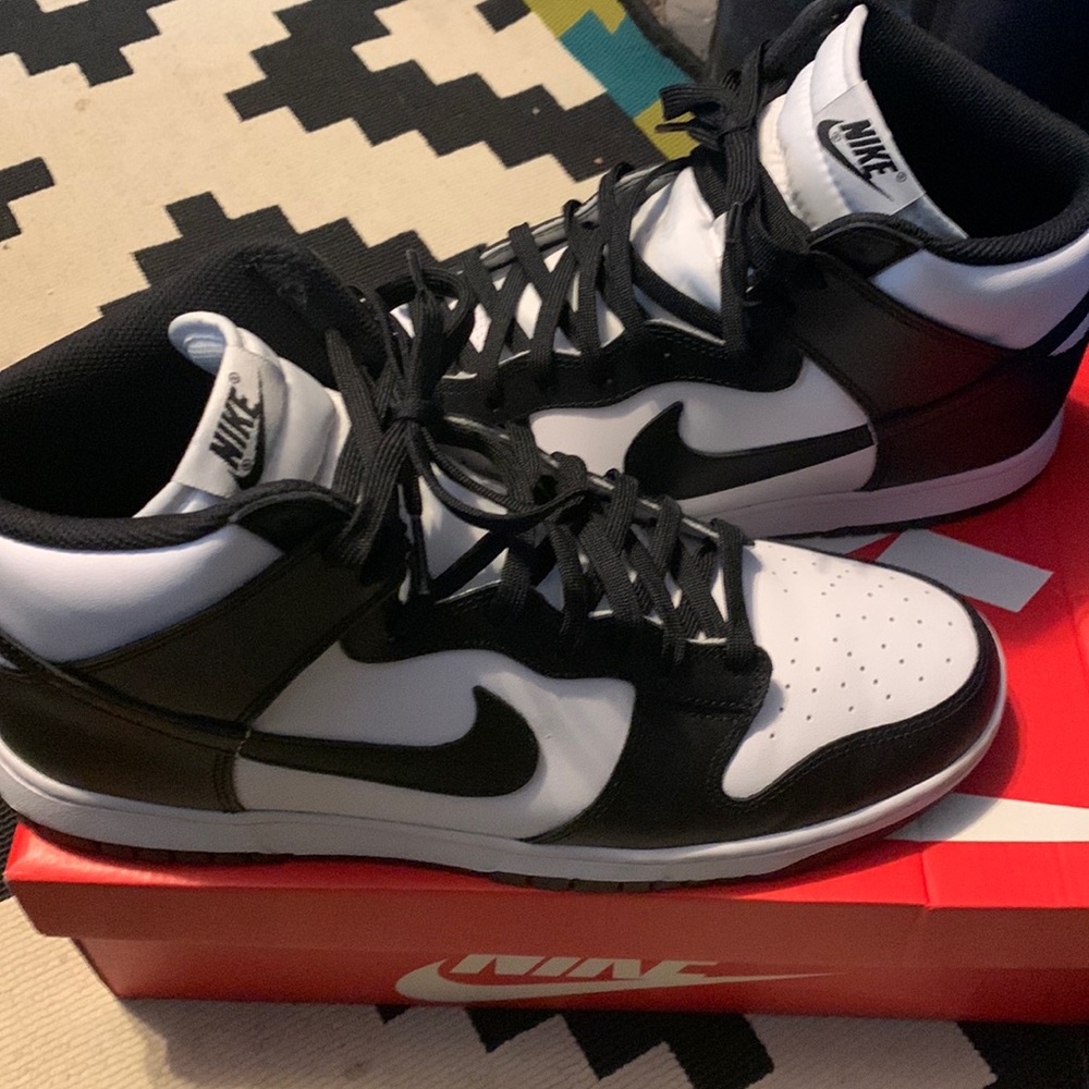 Nike Dunk panda $125